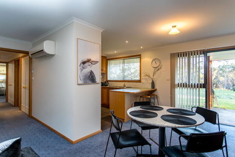 Acton Park Holiday Units - Darwin Holiday 3