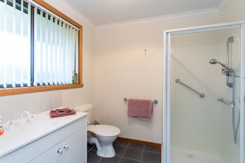 Acton Park Holiday Units - Darwin Holiday 6