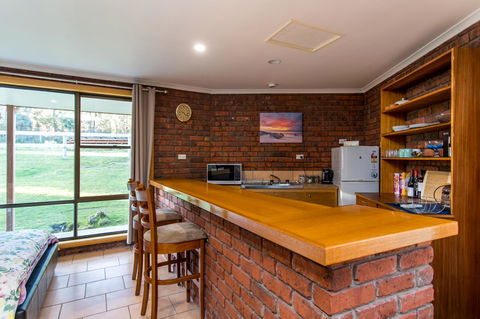 Acton Park Holiday Units - Darwin Holiday 16