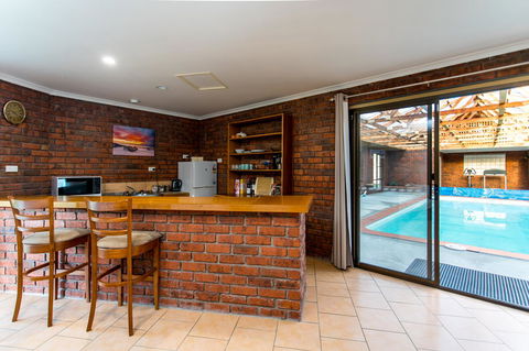 Acton Park Holiday Units - Darwin Holiday 12