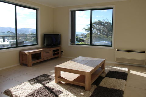 Mermaids Of Bicheno - Darwin Holiday 6