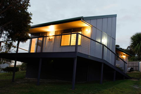 Mermaids Of Bicheno - Darwin Holiday 1