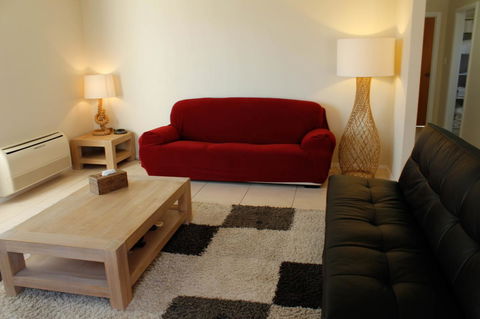 Mermaids Of Bicheno - Darwin Holiday 9