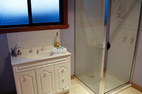 Mermaids Of Bicheno - Darwin Holiday 14