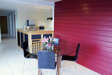 Mermaids Of Bicheno - Darwin Holiday 3