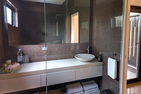 Amare Beachside Luxury - Darwin Holiday 15