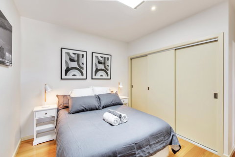 Bellerive Marina View Apartments NO 27 - Darwin Holiday 8