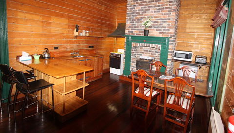 Kerrellie Cottages 2, 4 & 8 Reid Street - Darwin Holiday 9