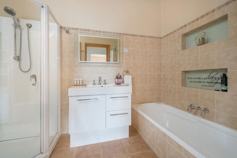 Jones On Wilson Boutique B&B - Darwin Holiday 6