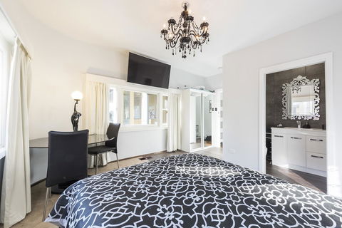 Jones On Wilson Boutique B&B - Darwin Holiday 19