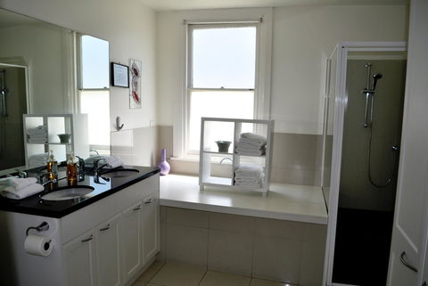 Belton Apartments-Hedge Cottage - Darwin Holiday 14
