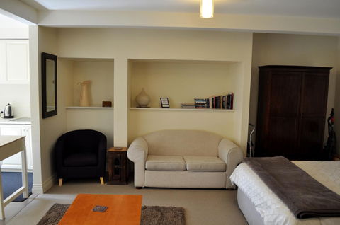 Belton Apartments-Hedge Cottage - Darwin Holiday 6