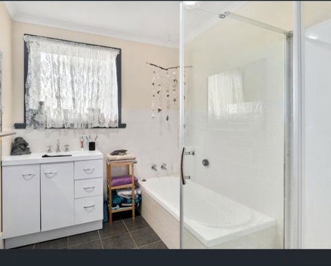 Lylahs - Darwin Holiday 2