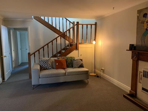 City Townhouse Walking Distance To City - Darwin Holiday 1