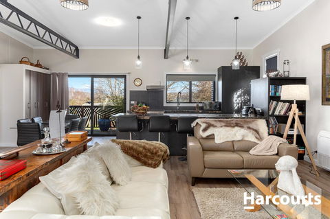 The WeareHouse In Deloraine - Darwin Holiday 2