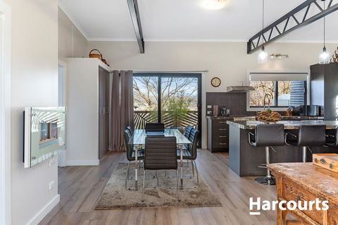 The WeareHouse In Deloraine - Darwin Holiday 22