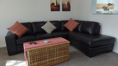 Karoola Cottage Self Contained - Darwin Holiday 4