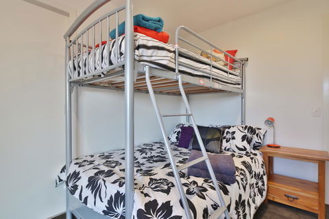 Seymour Waves - Darwin Holiday 9