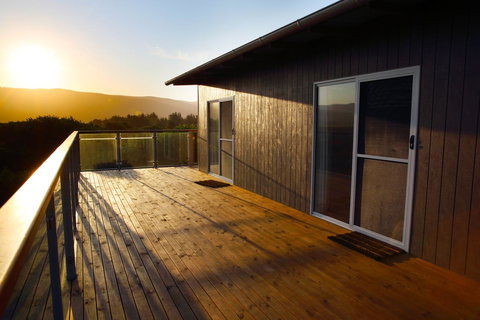 Seymour Waves - Darwin Holiday 25