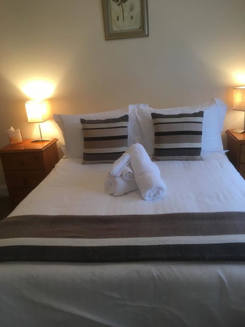 House On The Hill Bed And Breakfast - Darwin Holiday 27