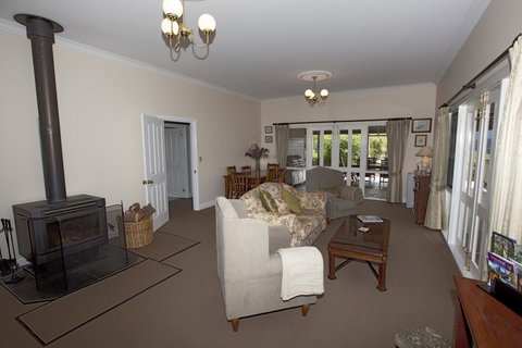 House On The Hill Bed And Breakfast - Darwin Holiday 43