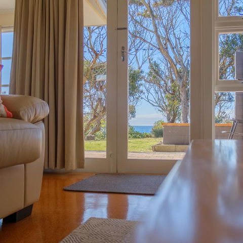 Cod Rock Point - Darwin Holiday 14