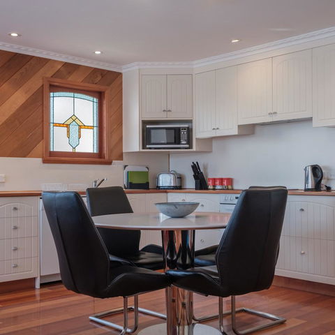 Cod Rock Point - Darwin Holiday 10