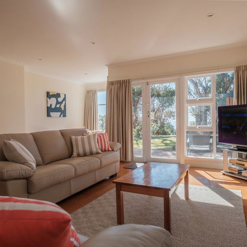 Cod Rock Point - Darwin Holiday 17