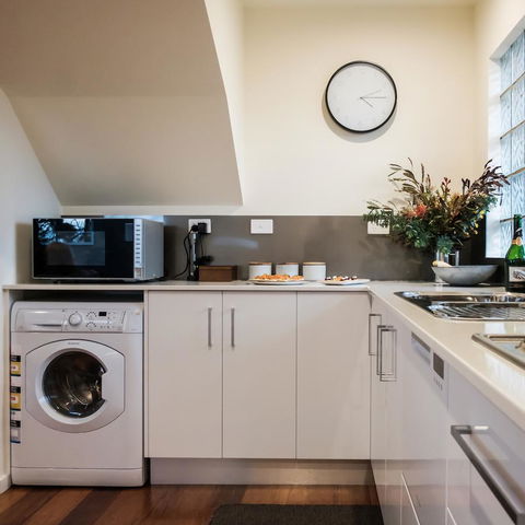 Cod Rock Point - Darwin Holiday 22