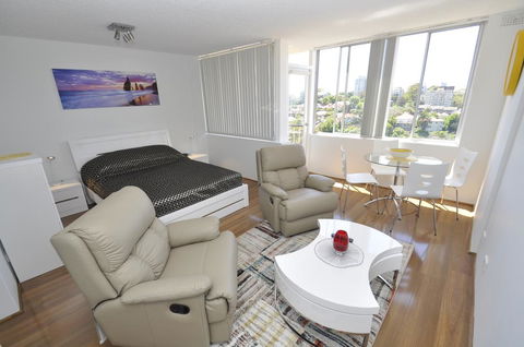 Neutral Bay Self Contained Studio Apartments - Darwin Holiday 0