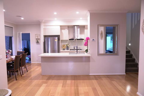 New Comfort House Near Box Hill - Darwin Holiday 3