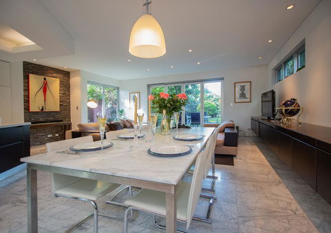 New Luxury Home Near Coogee Beach In Sydney - Darwin Holiday 0
