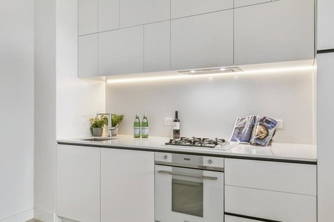 New One-Bedroom With Sweeping Views - Darwin Holiday 1