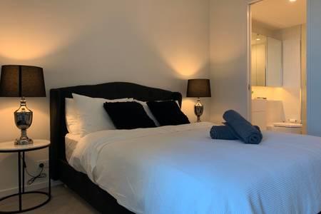 New Stylish Southbank Apartment Close To Crown - Darwin Holiday 2