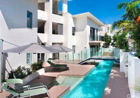 NEW Sunshine Beach Family Escape 3 Bedroom With Free Wifi And Parking - Darwin Holiday 1