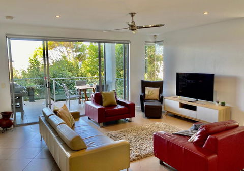 NEW Sunshine Beach Family Escape 3 Bedroom With Free Wifi And Parking - Darwin Holiday 3