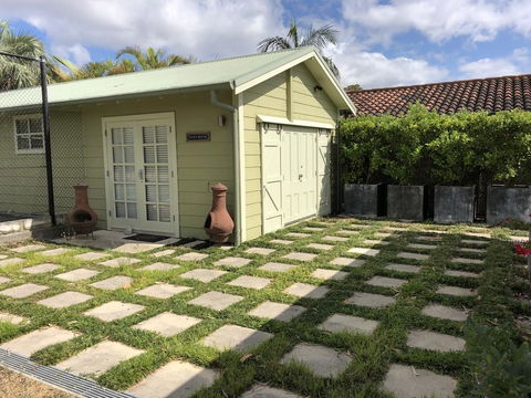 NEW: Tranquil Retreat -The Barn House Ingleside, Northern Beaches - Darwin Holiday 0