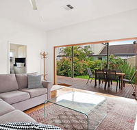 Newcastle Executive Homes - Cooks Hill Cottage - Darwin Holiday