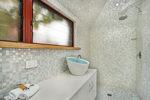 Newcastle Executive Homes - Oceanview Terrace - Darwin Holiday 1