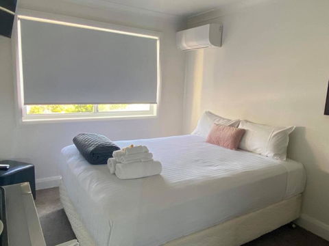 Newcastle Motel - Darwin Holiday 1