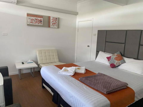 Newcastle Motel - Darwin Holiday 2