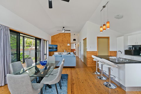 Newcastle Short Stay Apartments - Glebe Road Adamstown - Darwin Holiday 0