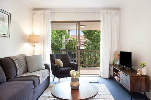 Newly-furnished 2-Bed Apartment With Gym And Pool - Darwin Holiday 0