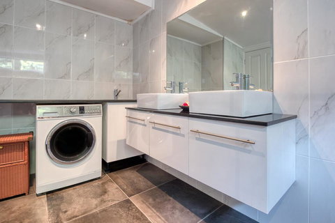 Newport - East Ballina - Darwin Holiday 1