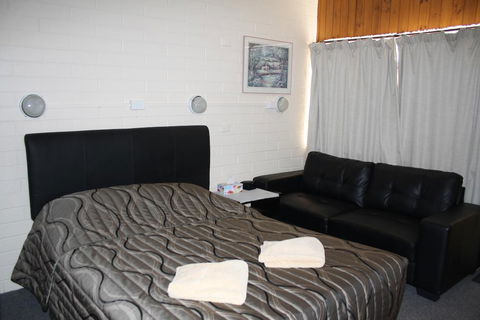 Nhill Oasis Motel - Darwin Holiday 2