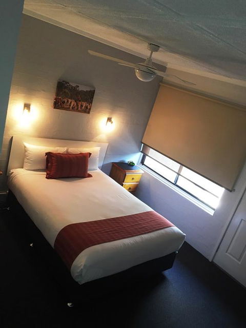 Nicholas Royal Motel - No Pets Allowed - Darwin Holiday 3