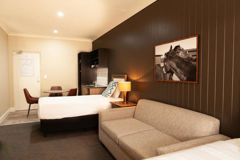 Nightcap At Archer Hotel - Darwin Holiday 2