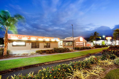 Nightcap At Balaclava Hotel - Darwin Holiday 2