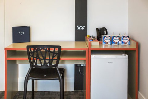 Nightcap At Regents Park Hotel - Darwin Holiday 2