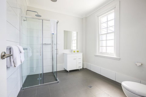 Nightcap At Regents Park Hotel - Darwin Holiday 3